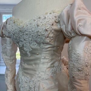 Gorgeous Prisilla of Boston vintage wedding gown. Perfect condition